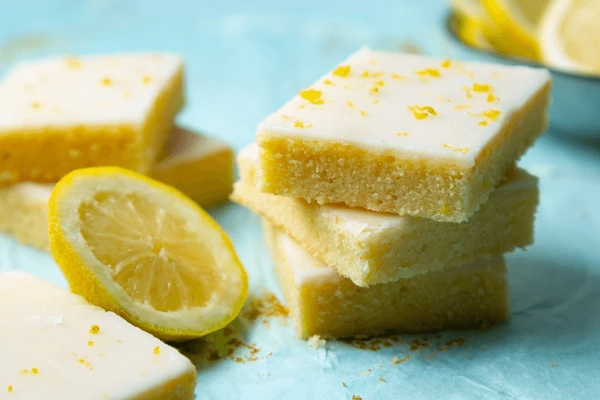 AMAZING LEMON BROWNIES RECIPE