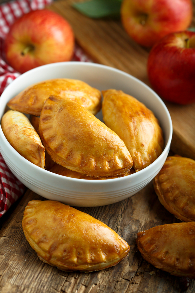 Crispy Cinnamon Fried Apple Pies